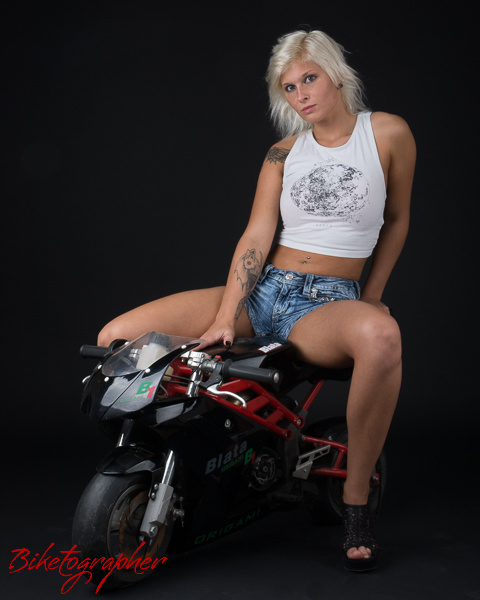 Pocketbike-woman_2