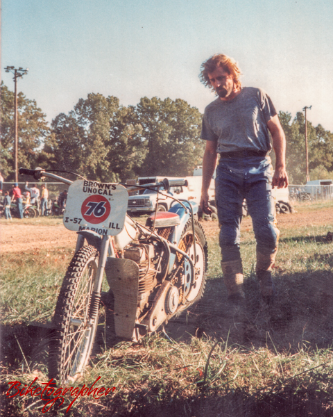 Biketographer-at-Paducah-Kentucky-with-Jawa-Speedway-Bike