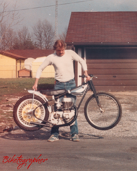 Biketographer picks up Jawa speedway bike.